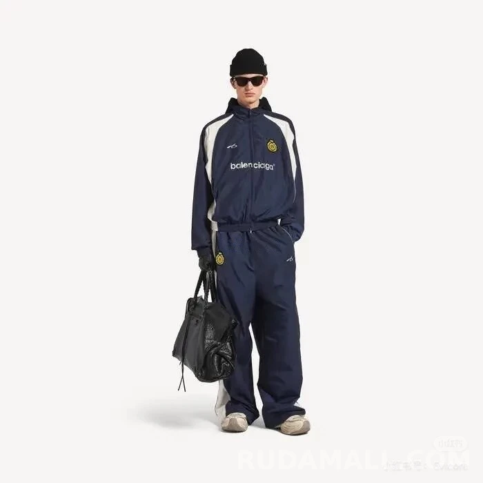 발렌시아가 발렌시아가 크라운 자수 운동 재킷 상세 이미지