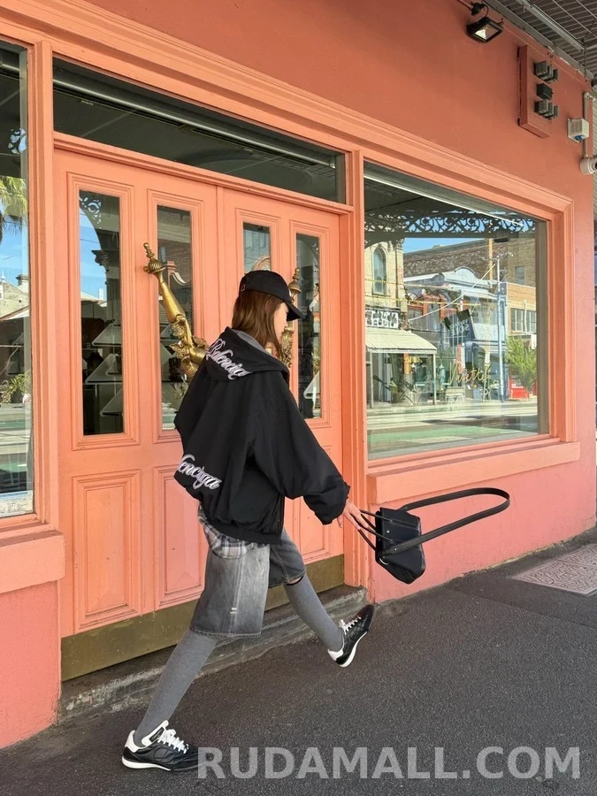 발렌시아가 발렌시아가 커시브 로고 리버서블 자켓 상세 이미지