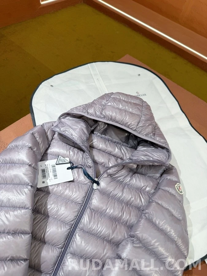 몽클레어 몽클레어 후드 경량 패딩 상세 이미지