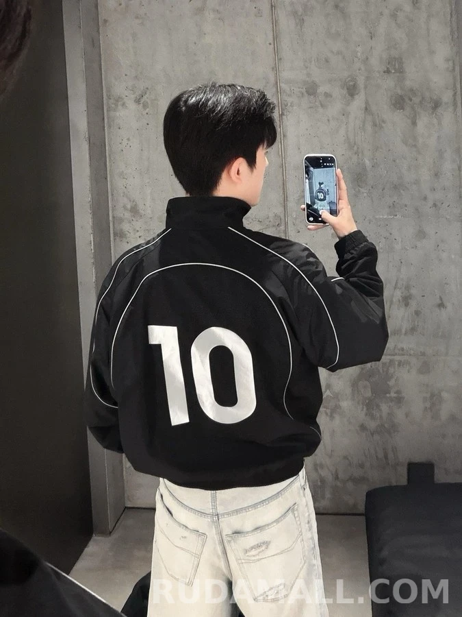 발렌시아가 발렌시아가 엠블럼 레터링 사커 자켓 상세 이미지