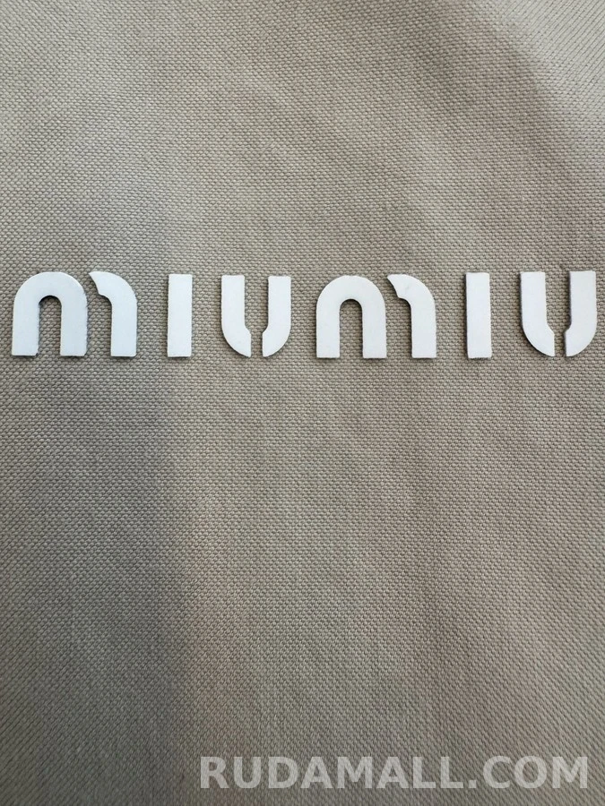 미우미우 미우미우 라이트 후드 롱집업 상세 이미지