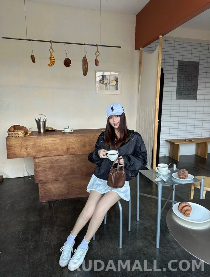 디올 디올 오블리크 크롭 후드 집업 상세 이미지