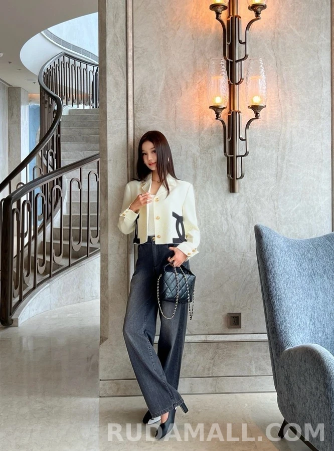 샤넬 샤넬 더블 C 로고 크롭 자켓 상세 이미지