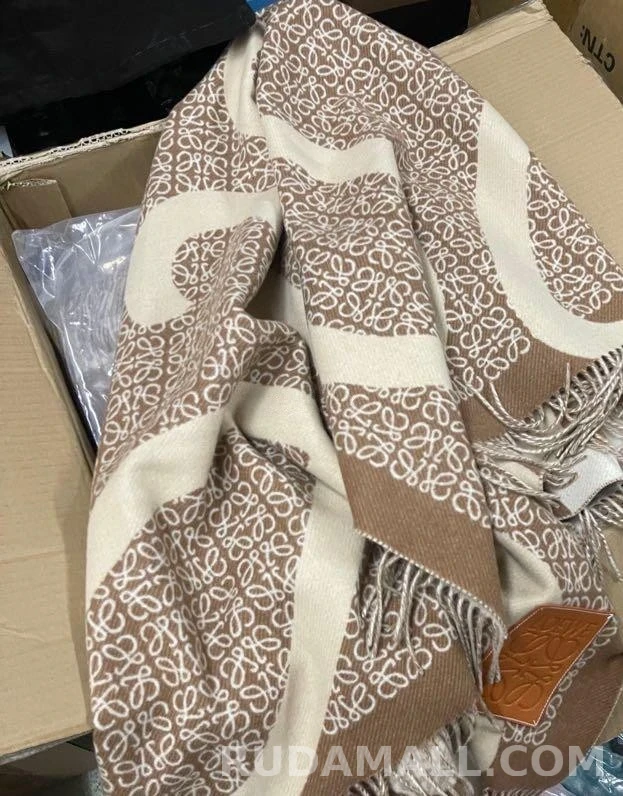 로에베 로에베 애너그램 숄 담요 상세 이미지