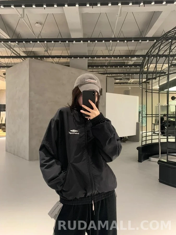 발렌시아가 발렌시아가 하이넥 자수 로고 자켓 상세 이미지