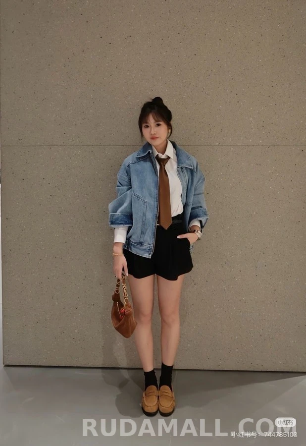 생로랑 세인트로랑 레트로 워싱 데님 자켓 상세 이미지