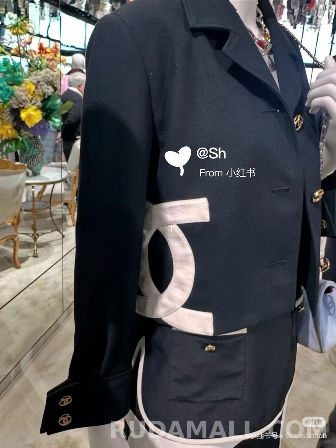 샤넬 샤넬 로고 패치 크롭 자켓 상세 이미지