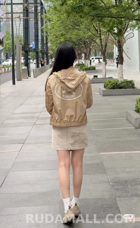 버버리 버버리 전투마 로고 후드 집업 상세 이미지