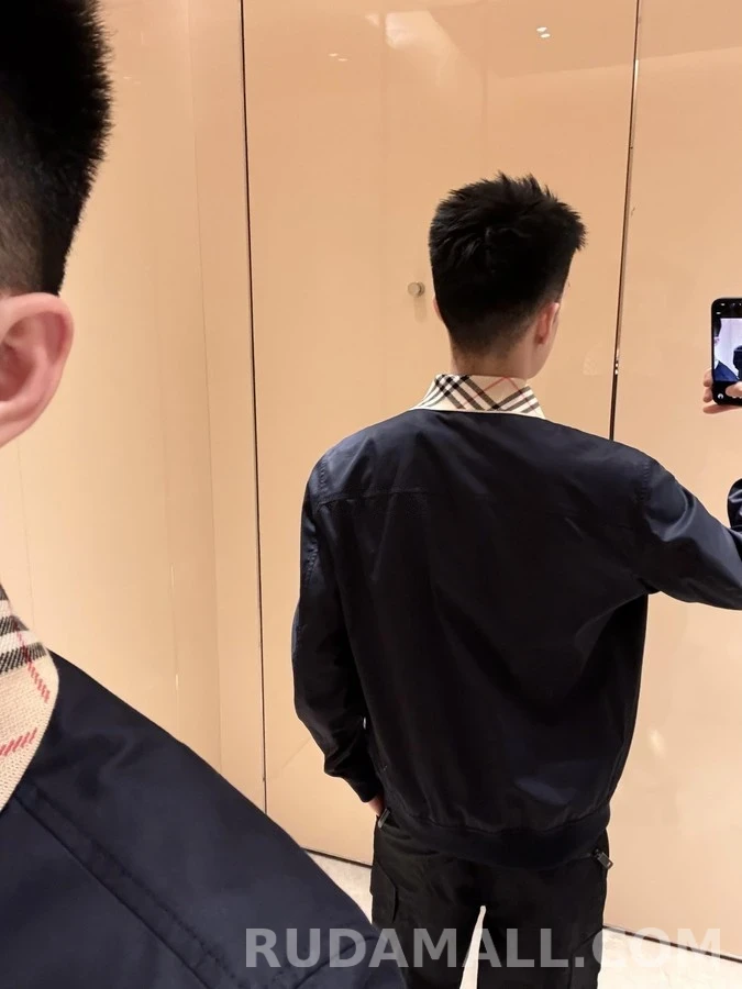 버버리 버버리 체크 칼라 자수 해링턴 자켓 상세 이미지