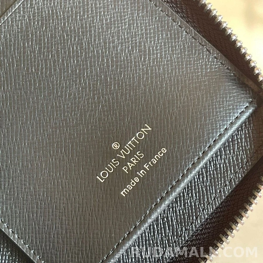 루이비통 루이비통 타이가 레더 브라짜 월릿 상세 이미지
